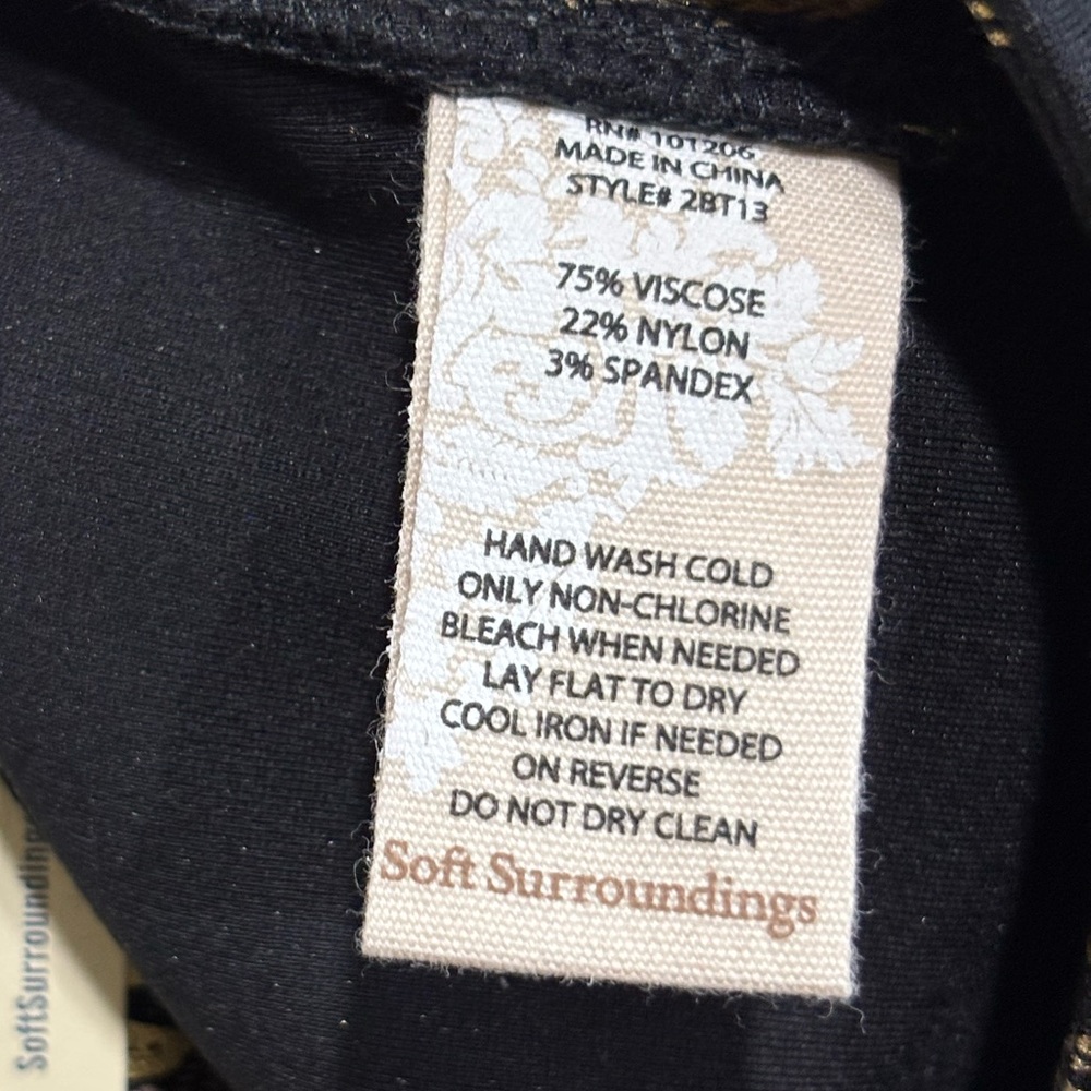 Soft Surroundings Mini Bootcut Gold Metallic Floral Pants NWT Size Medium - Picture 8 of 9